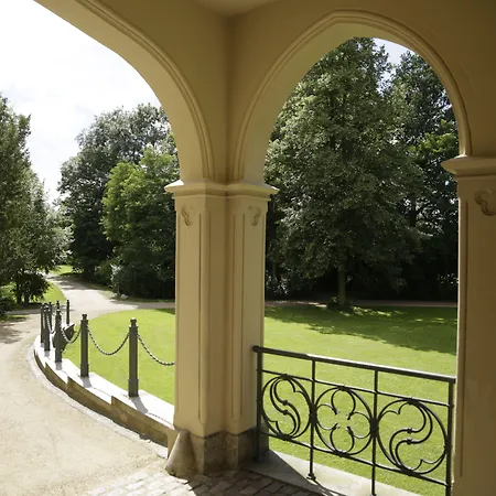 فندق Romantik Schloss 4*