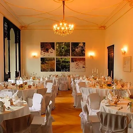 Romantik Schloss Hotel 4*