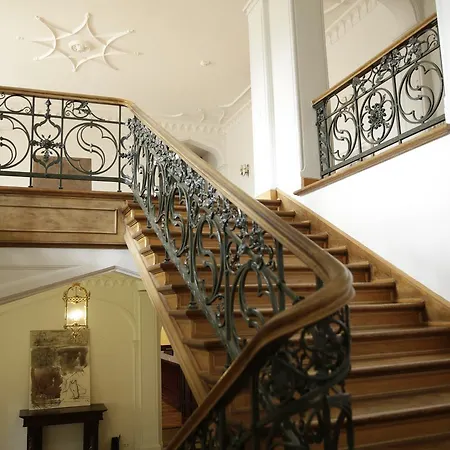 Отель Romantik Schloss 4*