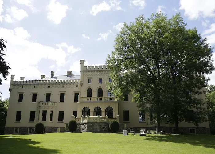 מלון Romantik Schloss Reichenow