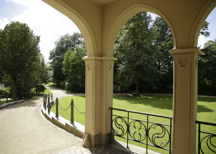 מלון Romantik Schloss 4*